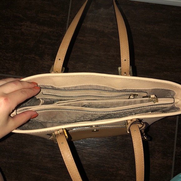 Handbag - Picture 3 of 3